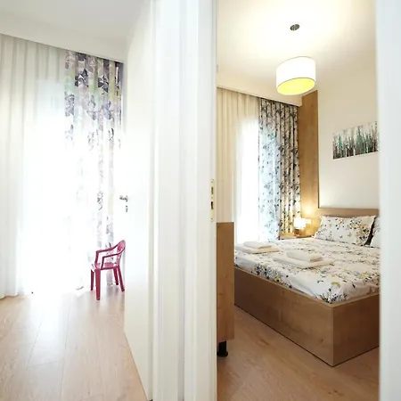 Roga Valamar アパート
